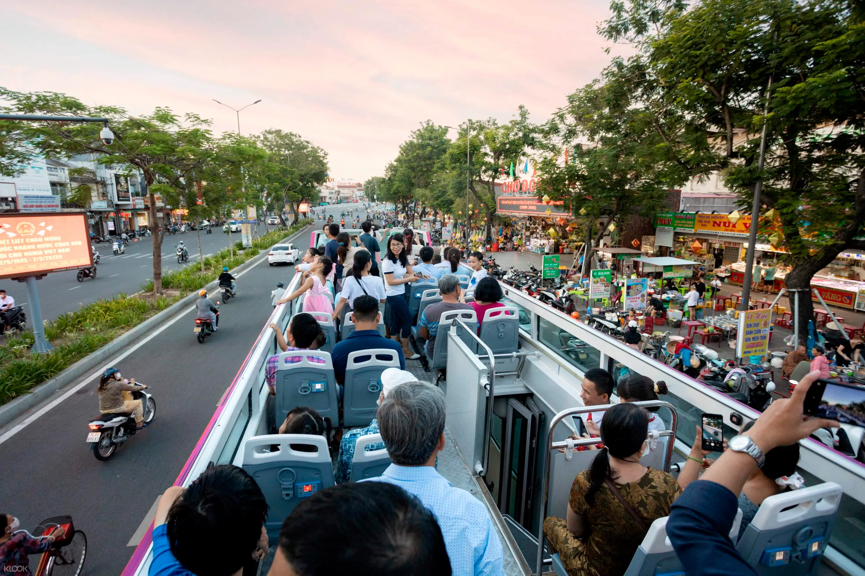 Vé Xe Buýt 2 Tầng Ngắm Cảnh Ở Huế từ City Sightseeing 1